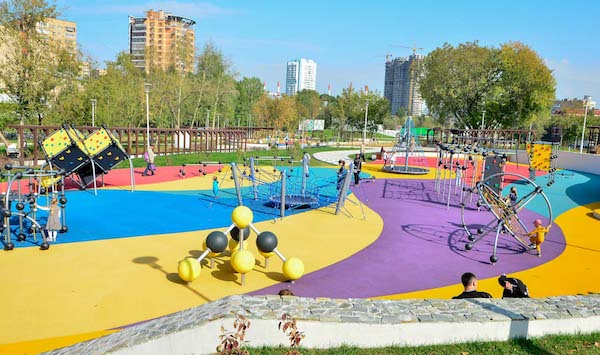 10 лучших детских площадок Москвы